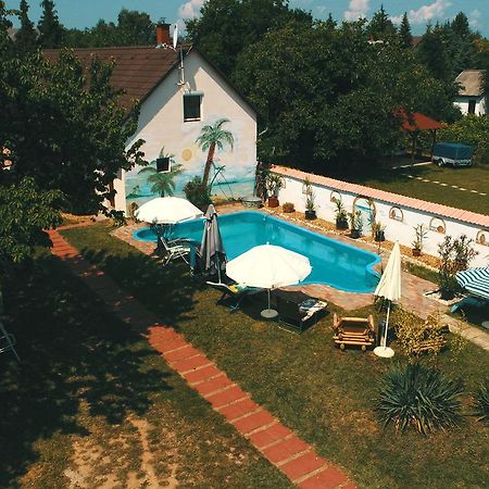 Pension Elisabeth Balatonlelle Bagian luar foto