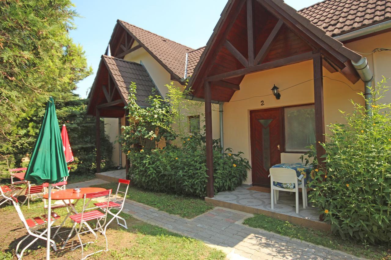 Pension Elisabeth Balatonlelle Bagian luar foto